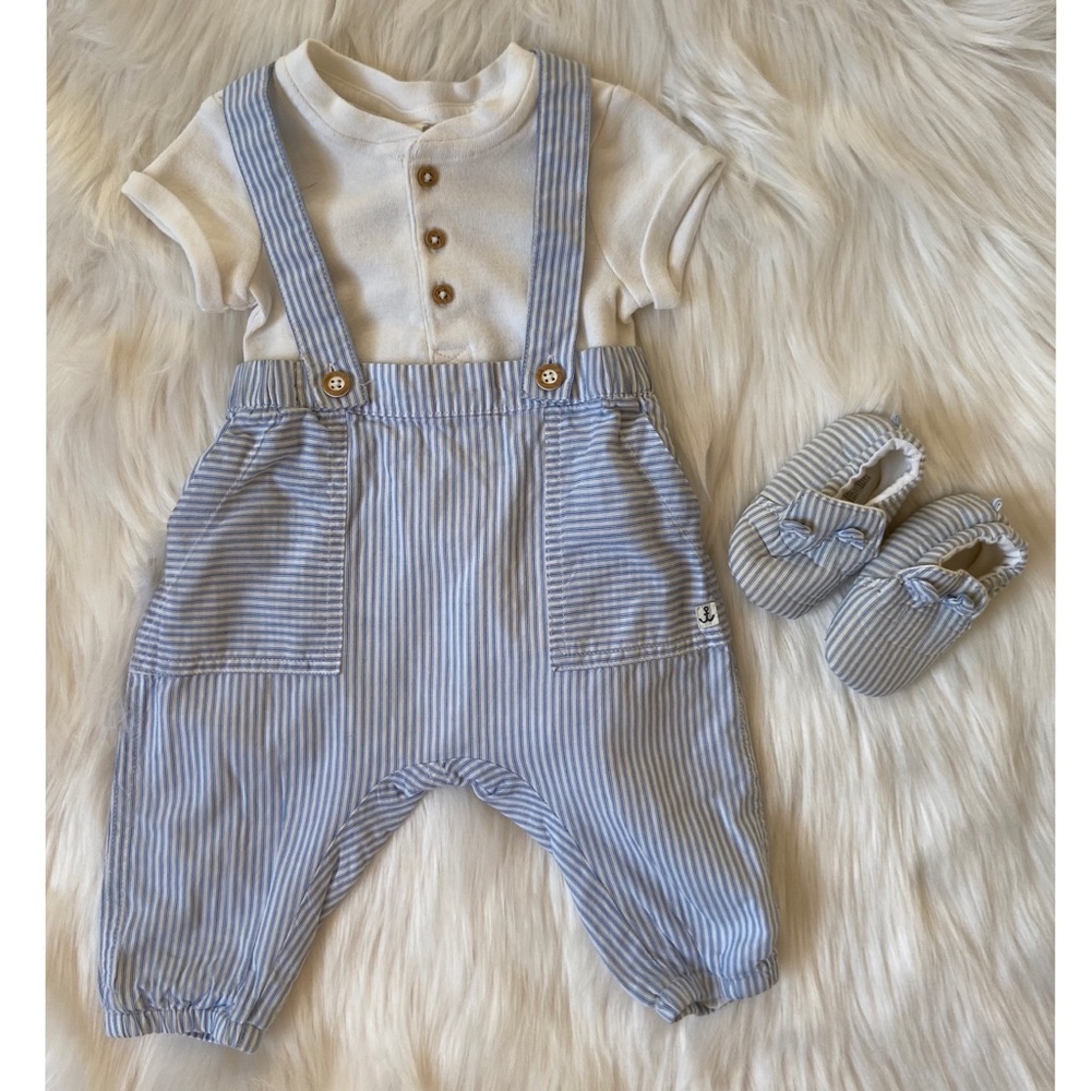 H&M Overalls w/ button detail onesie & crib shoes